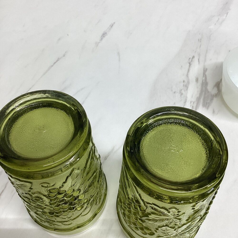 Vintage Avocado Green Tumblers Imperial Glass Grape Leaves scalloped top 70s-80 - Picture 6 of 7